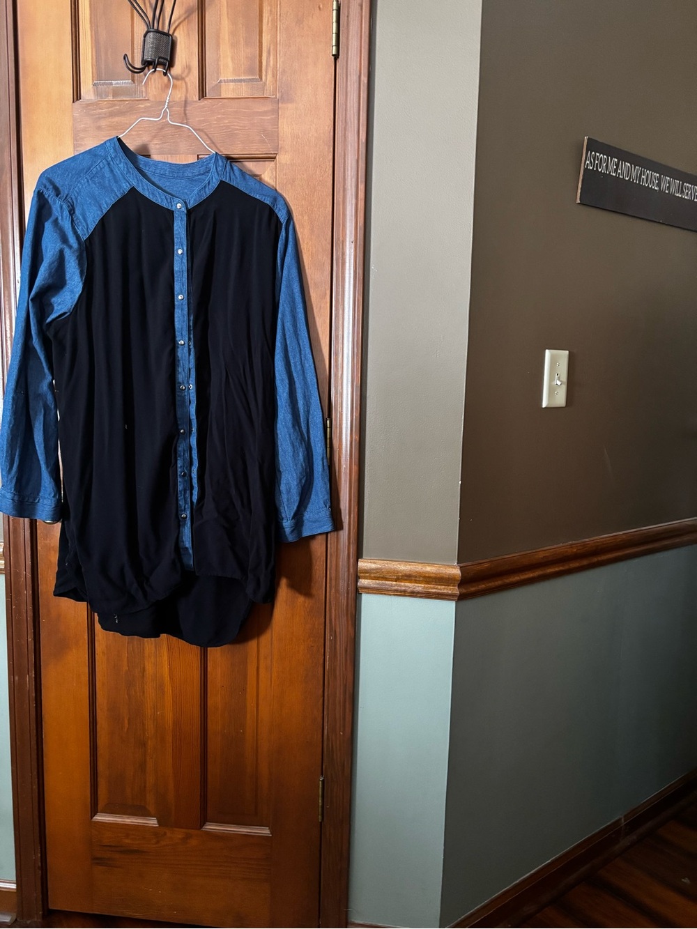 ellos Two-Tone Button-Down Shirt in Black and Denim